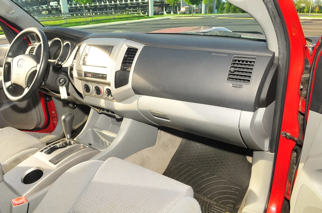2010 Toyota Tacoma 2nd Gen - Image 18 of 21