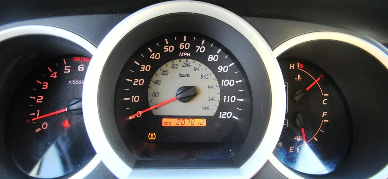 2010 Toyota Tacoma 2nd Gen - Image 5 of 21