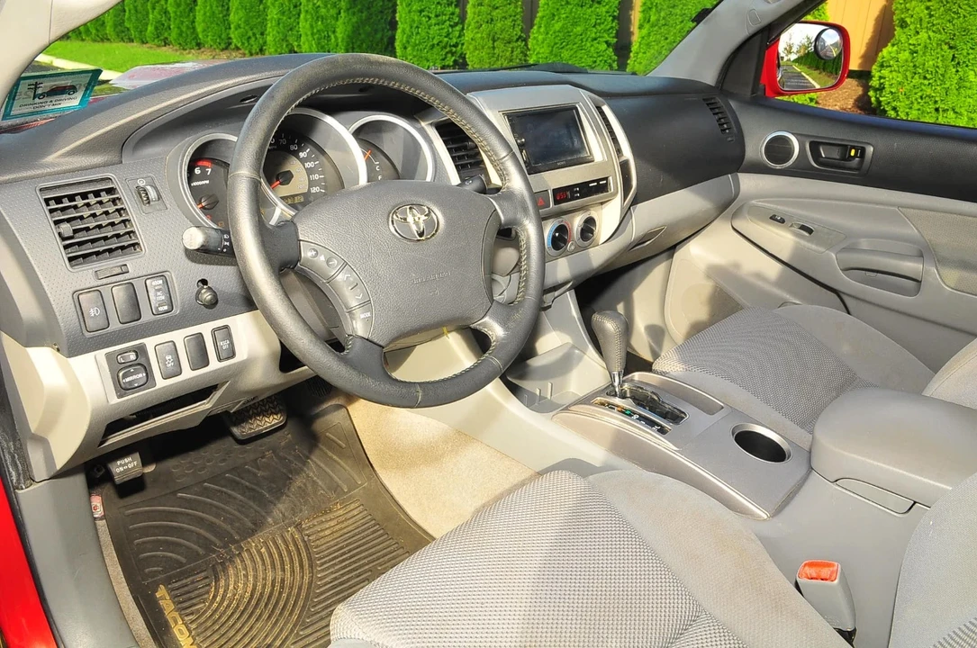 2010 Toyota Tacoma 2nd Gen - Image 7 of 21