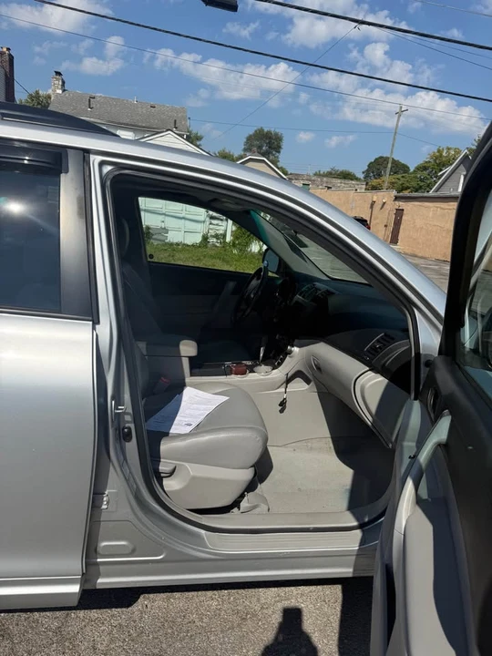 2010 Toyota Highlander - Image 11 of 14
