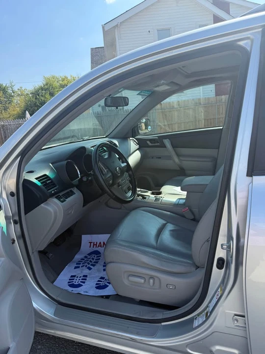 2010 Toyota Highlander - Image 7 of 14
