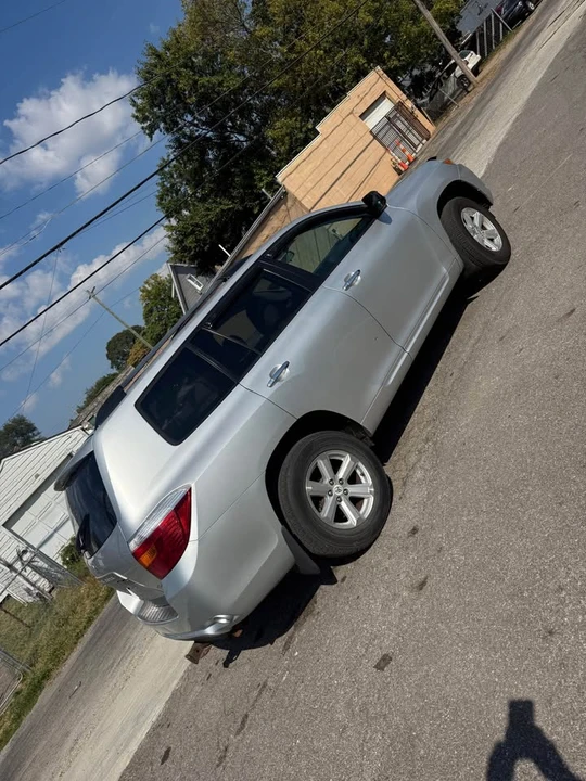 2010 Toyota Highlander - Image 13 of 14