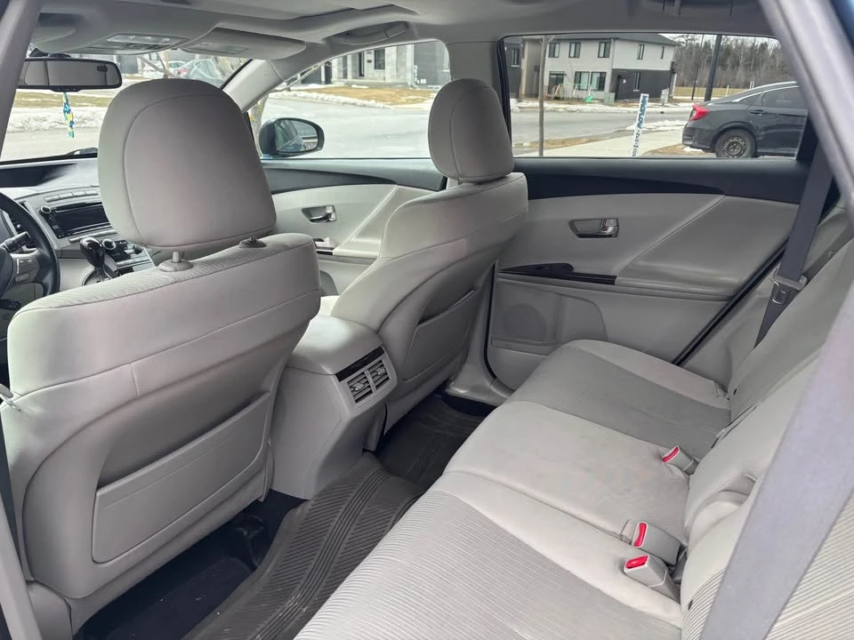 2010 Toyota Venza - Image 4 of 8