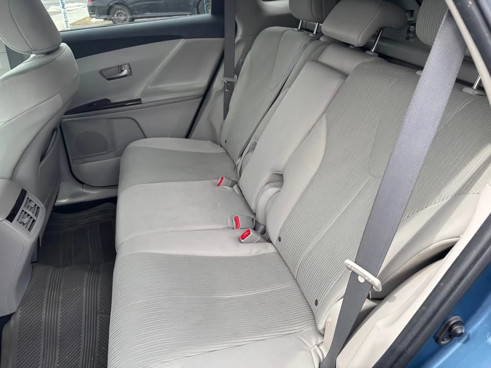2010 Toyota Venza - Image 5 of 8