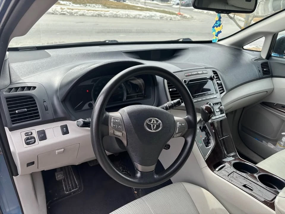 2010 Toyota Venza - Image 3 of 8