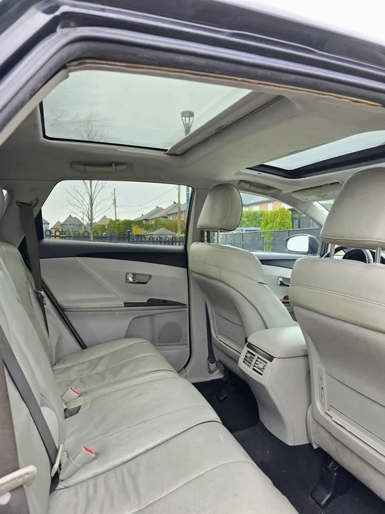 2010 Toyota Venza - Image 6 of 7