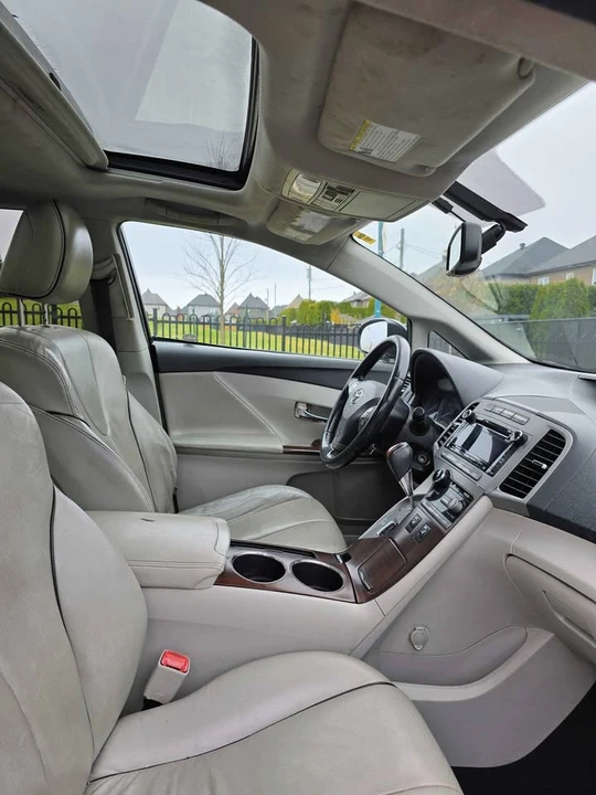 2010 Toyota Venza - Image 5 of 7
