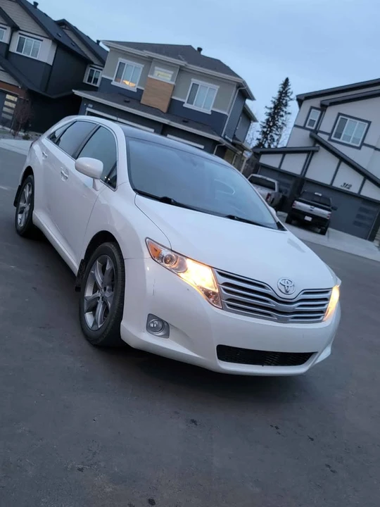2010 Toyota Venza - Image 2 of 17