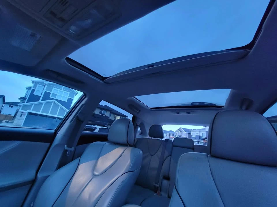 2010 Toyota Venza - Image 10 of 17