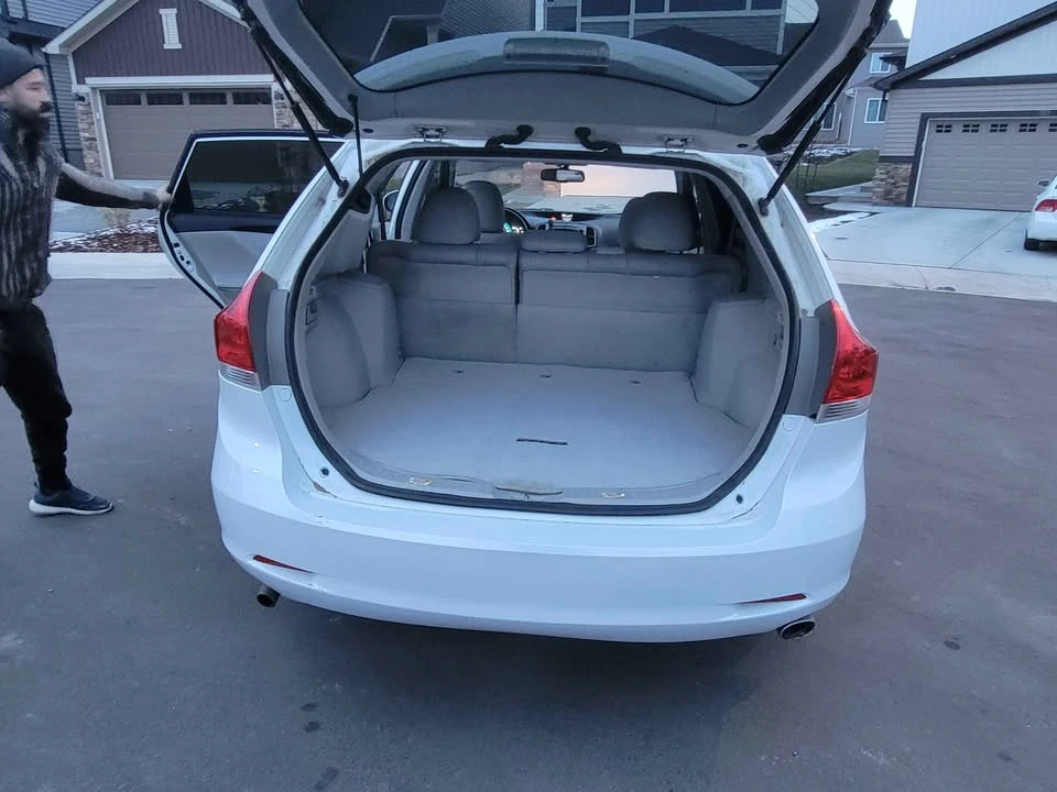 2010 Toyota Venza - Image 14 of 17