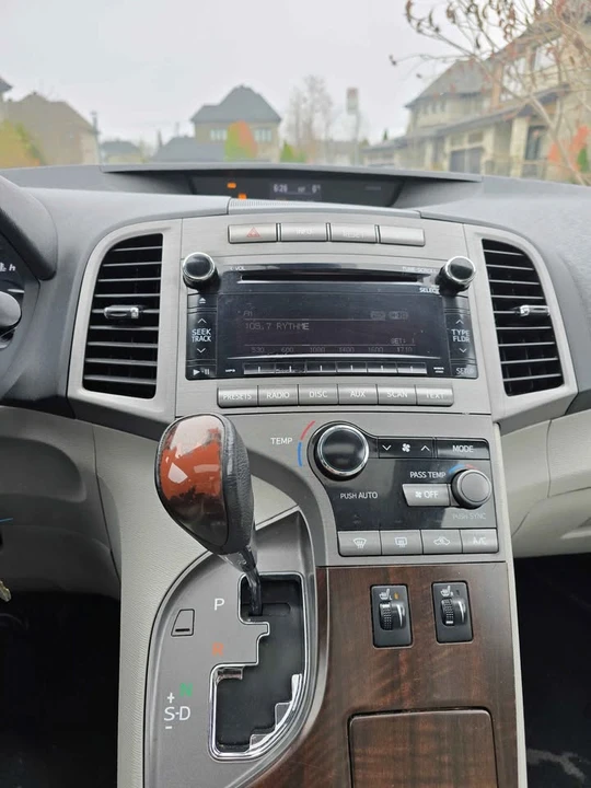 2010 Toyota Venza - Image 7 of 7
