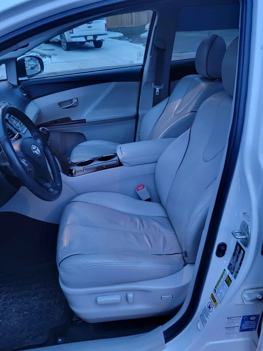 2010 Toyota Venza - Image 6 of 17