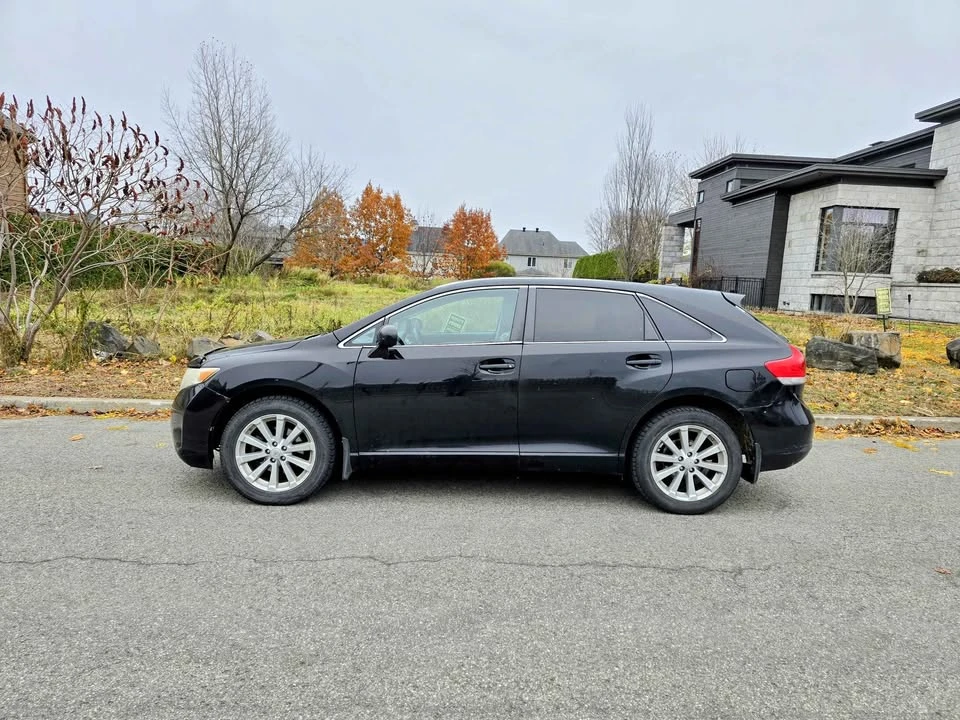 2010 Toyota Venza - Image 2 of 7