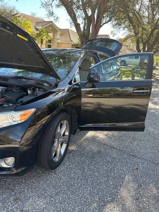 2010 Toyota Venza - Image 2 of 21
