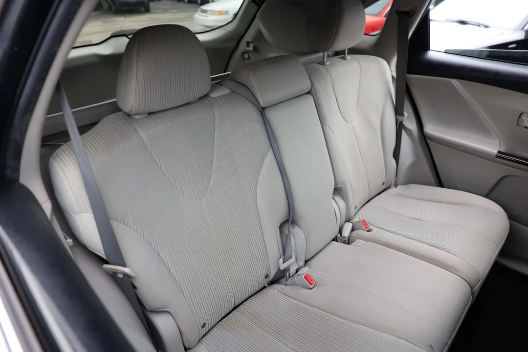 2010 Toyota Venza - Image 14 of 21