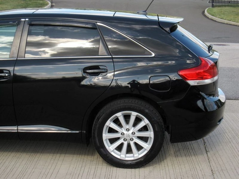 2010 Toyota Venza - Image 8 of 12