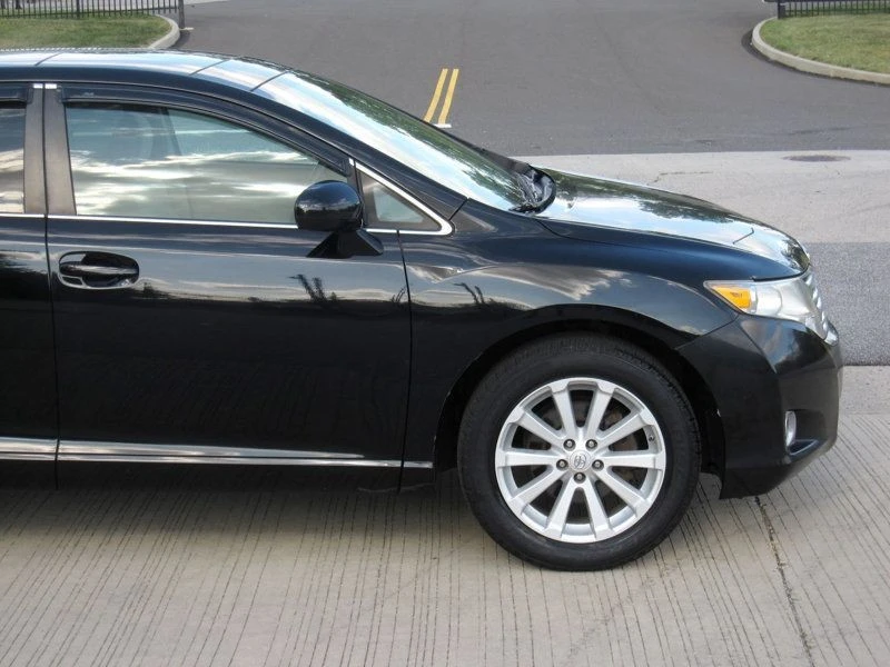 2010 Toyota Venza - Image 10 of 12