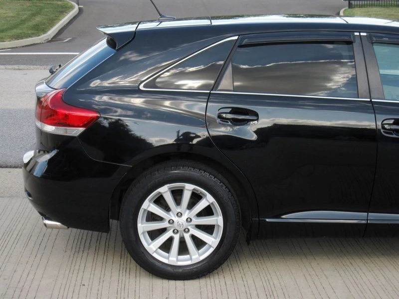 2010 Toyota Venza - Image 11 of 12