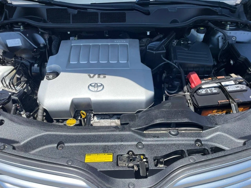 2010 Toyota Venza - Image 15 of 17