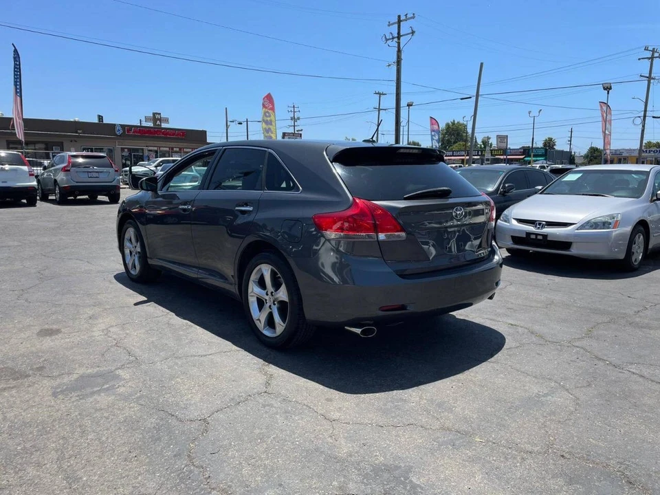 2010 Toyota Venza - Image 4 of 17
