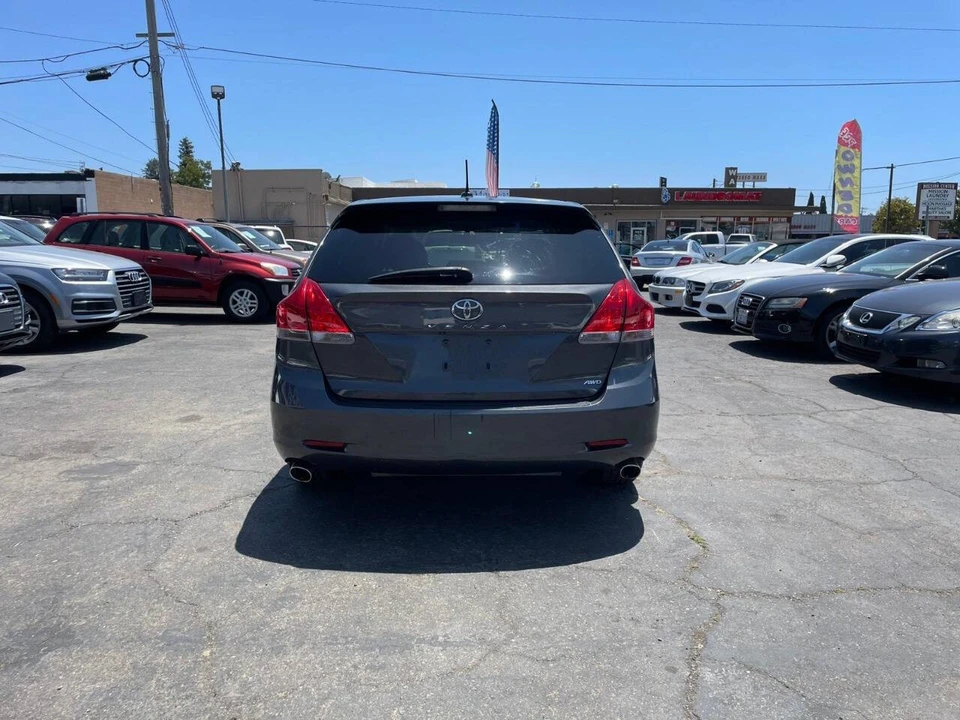 2010 Toyota Venza - Image 5 of 17