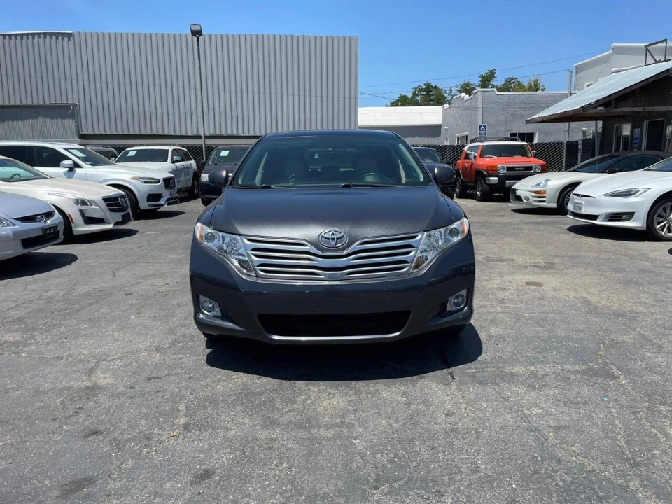 2010 Toyota Venza - Image 2 of 17