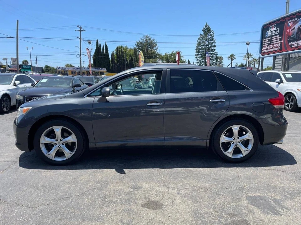2010 Toyota Venza - Image 3 of 17