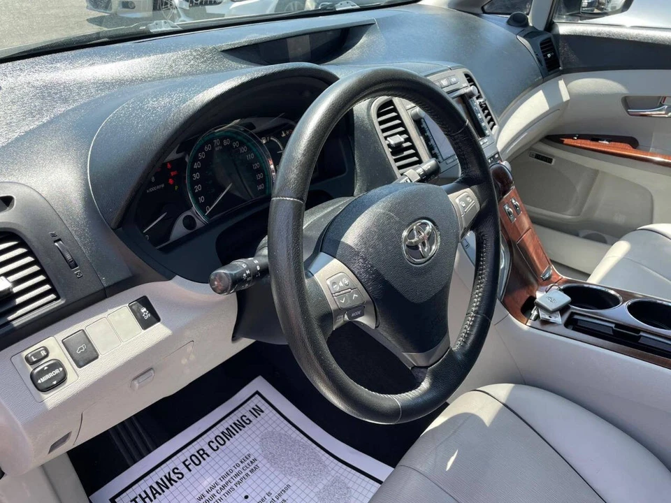 2010 Toyota Venza - Image 8 of 17
