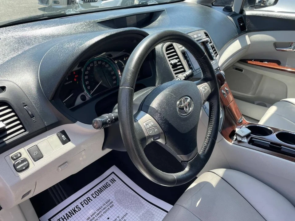 2010 Toyota Venza - Image 8 of 17
