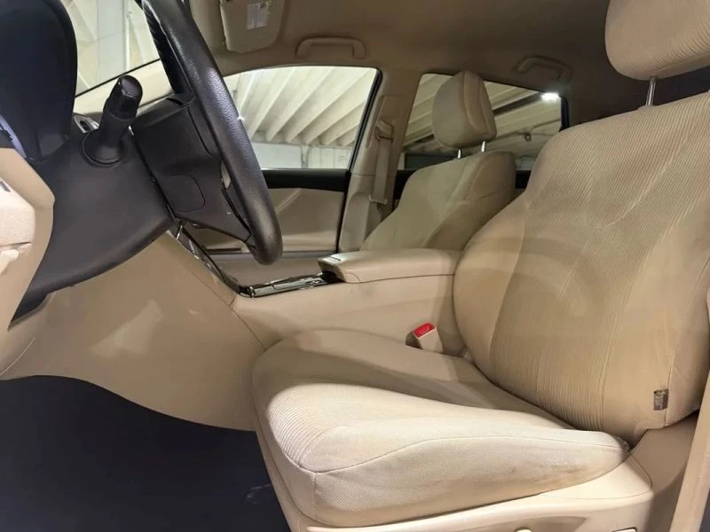 2010 Toyota Venza - Image 9 of 12