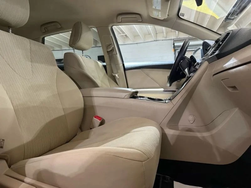 2010 Toyota Venza - Image 10 of 12