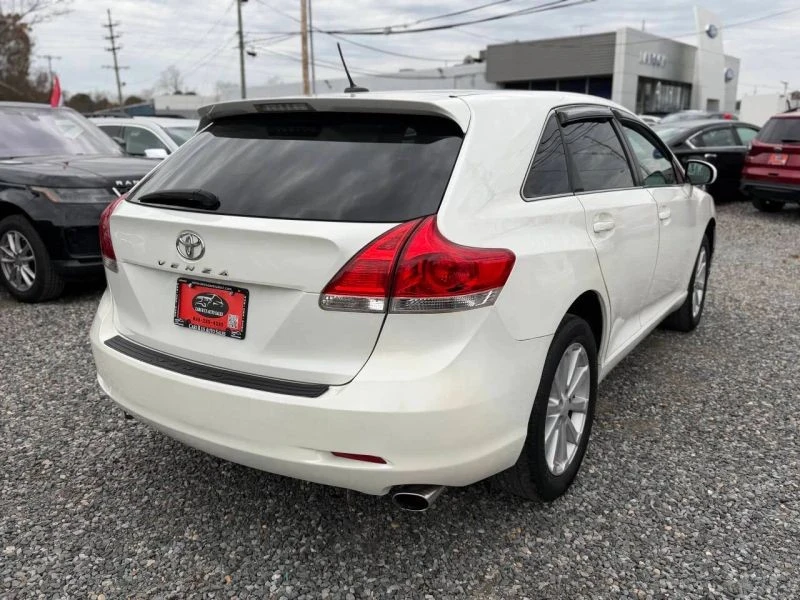 2010 Toyota Venza - Image 8 of 12