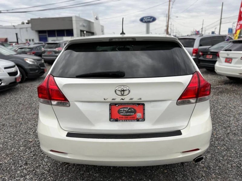 2010 Toyota Venza - Image 7 of 12