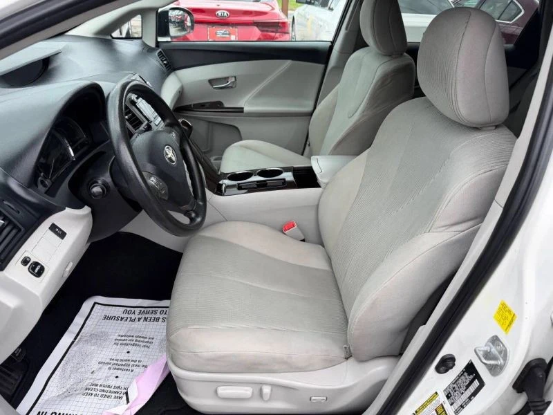 2010 Toyota Venza - Image 10 of 12