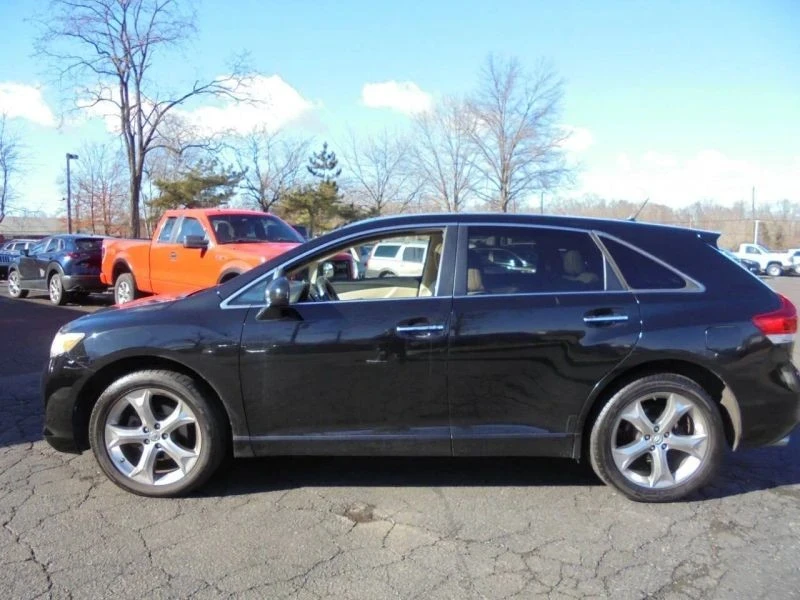 2010 Toyota Venza - Image 2 of 12