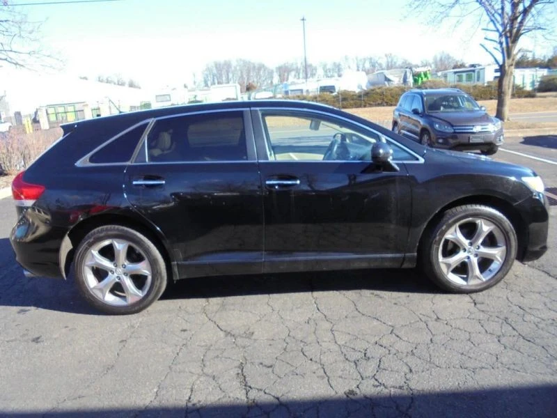 2010 Toyota Venza - Image 9 of 12