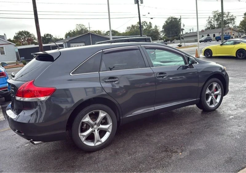 2010 Toyota Venza - Image 9 of 12