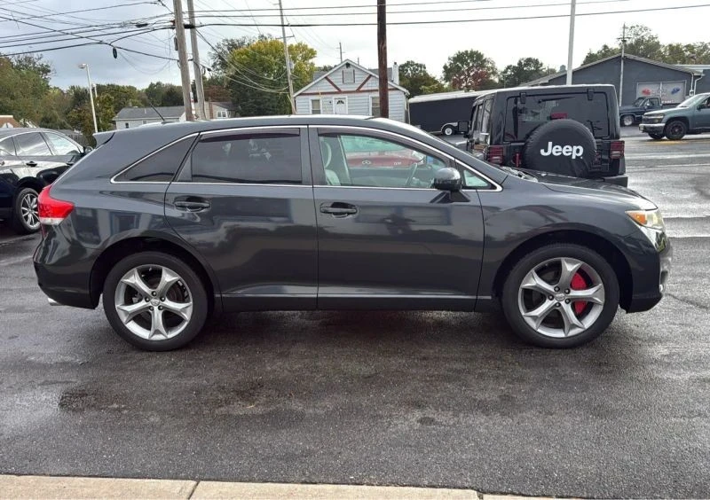 2010 Toyota Venza - Image 10 of 12