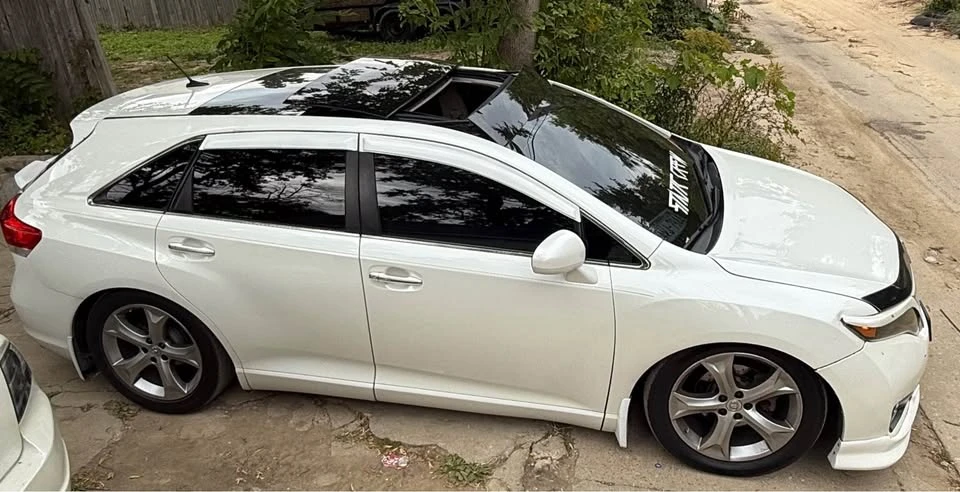 2010 Toyota Venza - Image 12 of 12