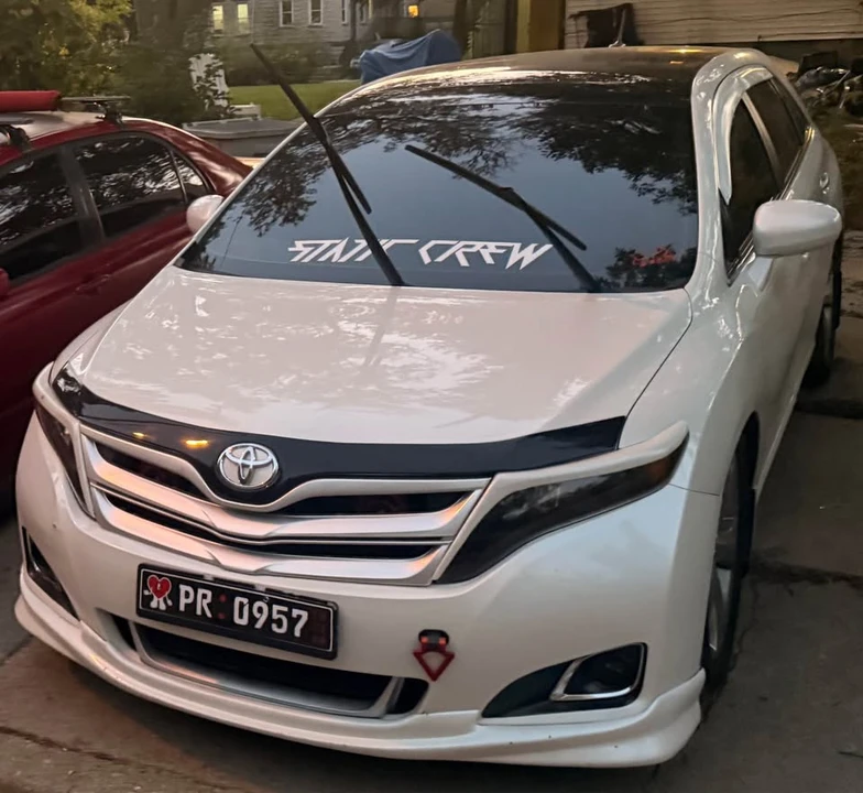 2010 Toyota Venza - Image 2 of 12