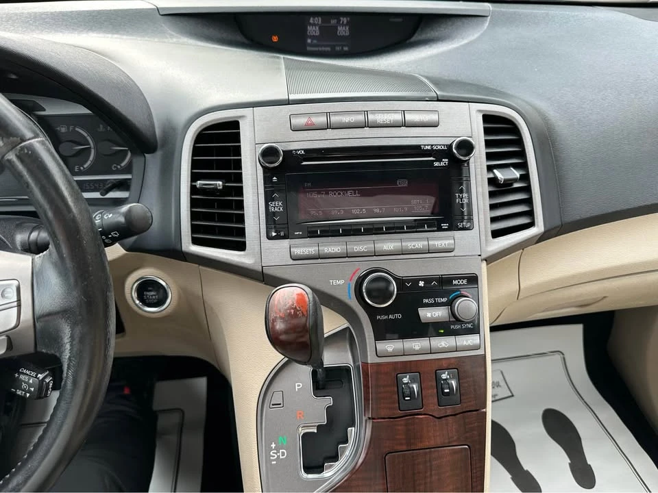 2010 Toyota Venza - Image 8 of 17