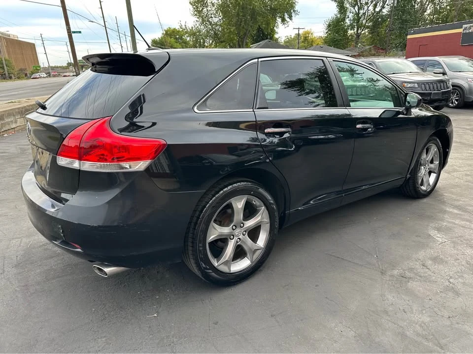 2010 Toyota Venza - Image 3 of 17