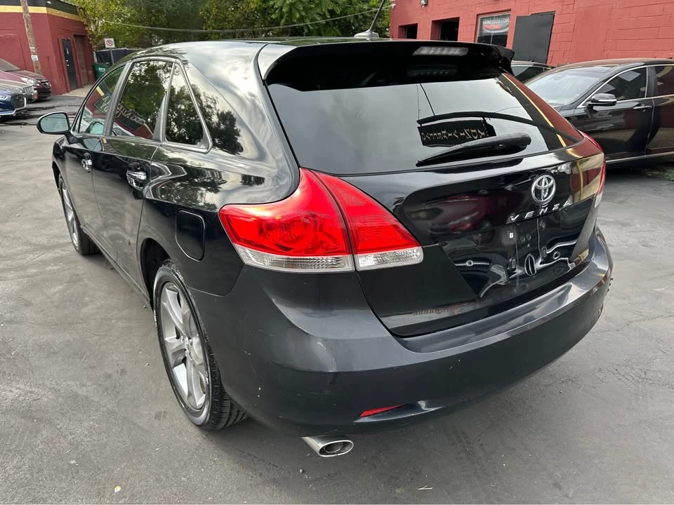 2010 Toyota Venza - Image 2 of 17