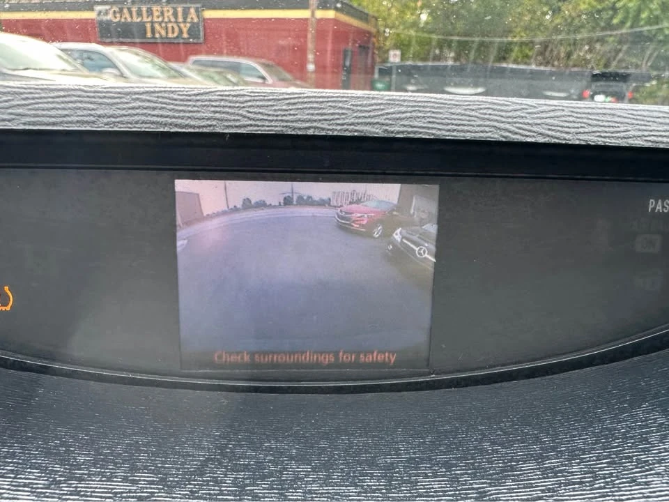 2010 Toyota Venza - Image 10 of 17