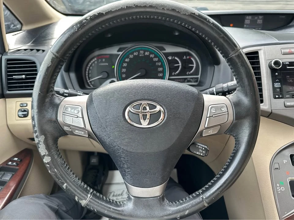 2010 Toyota Venza - Image 6 of 17