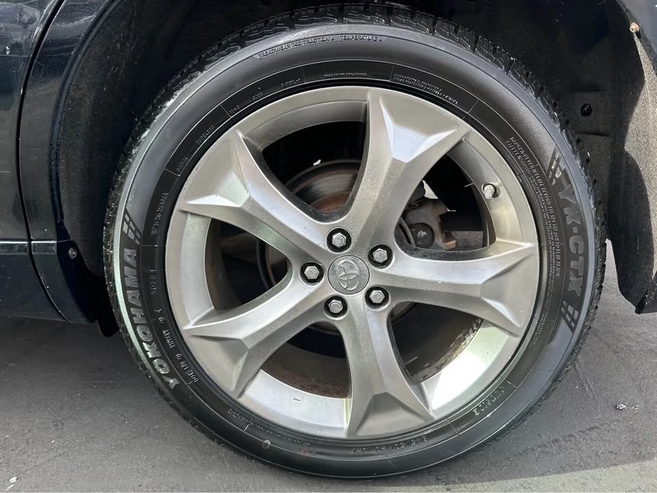 2010 Toyota Venza - Image 16 of 17