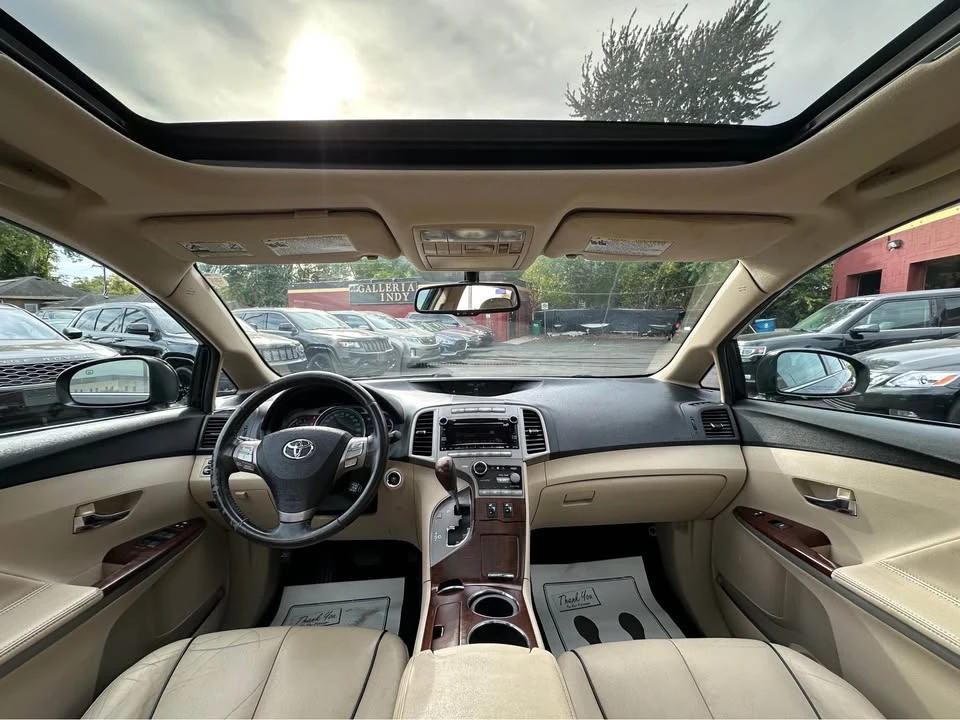 2010 Toyota Venza - Image 12 of 17