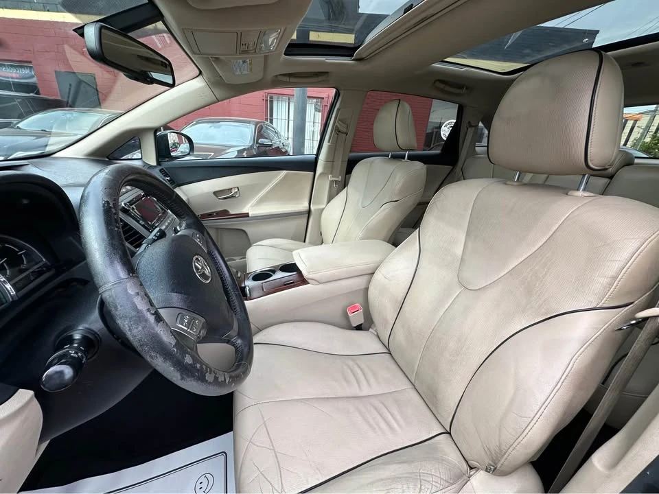 2010 Toyota Venza - Image 5 of 17