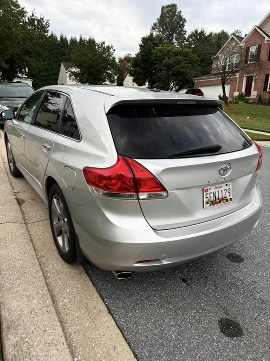 2010 Toyota Venza - Image 3 of 8