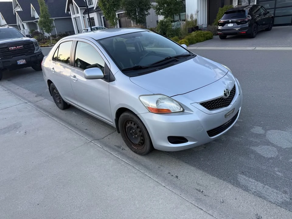 2010 Toyota Yaris - Image 6 of 9